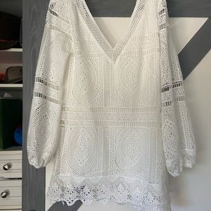 White Long sleeve dress